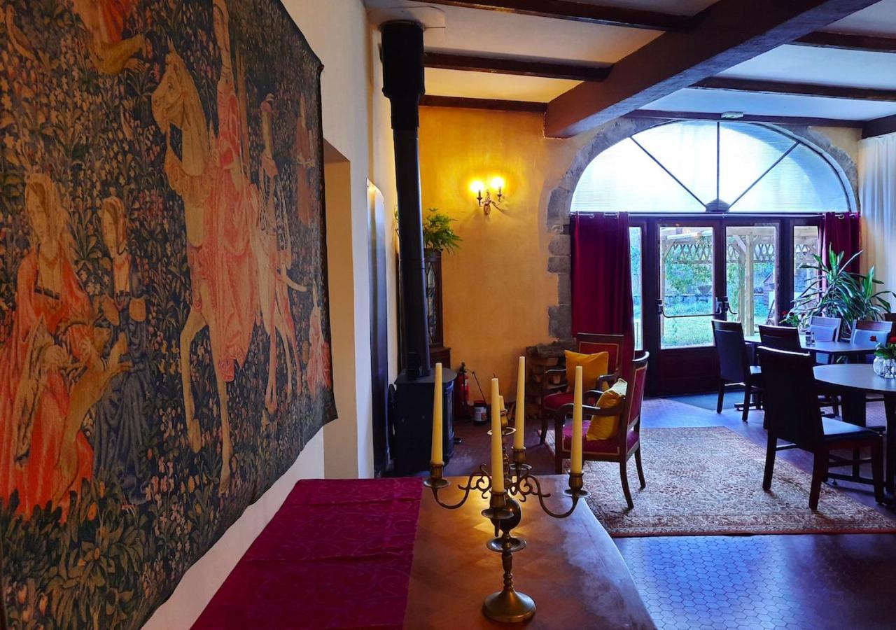 Domaine Lou Castet Bed & Breakfast Tuzaguet Exterior photo
