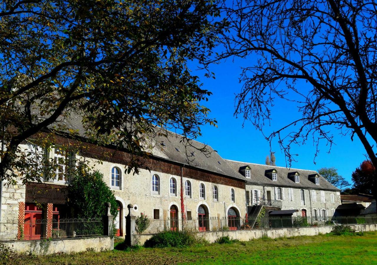 Domaine Lou Castet Bed & Breakfast Tuzaguet Exterior photo